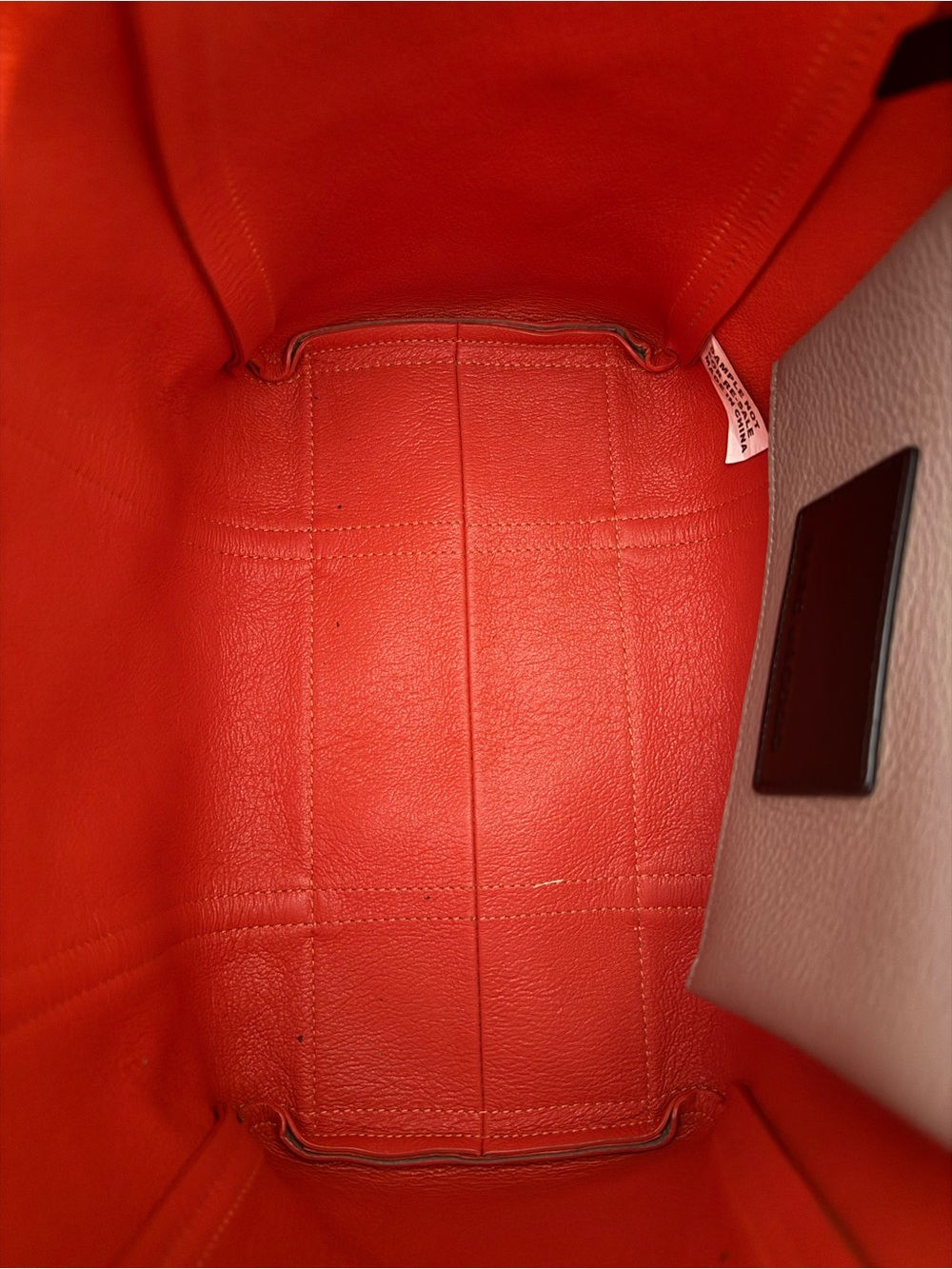 Authentic Marc Jacobs "The Tag Tote 27" Leather Bag-Cement Grey/Red Interior EUC - Picture 8 of 13